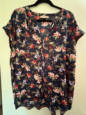 Philosophy Navy Floral V-Neck Short Sleeve Blouse